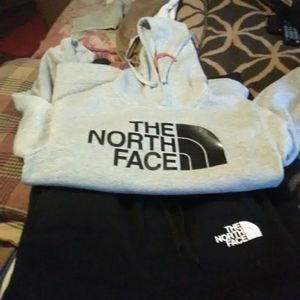 Woman's North Face Sweat Suit